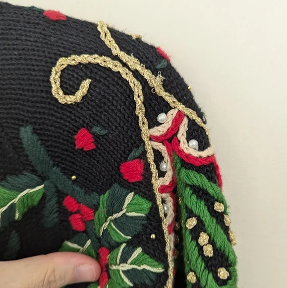 Vintage 90s Ugly‎ Christmas Embroidered Holly Sweater 3D - Picture 8 of 14